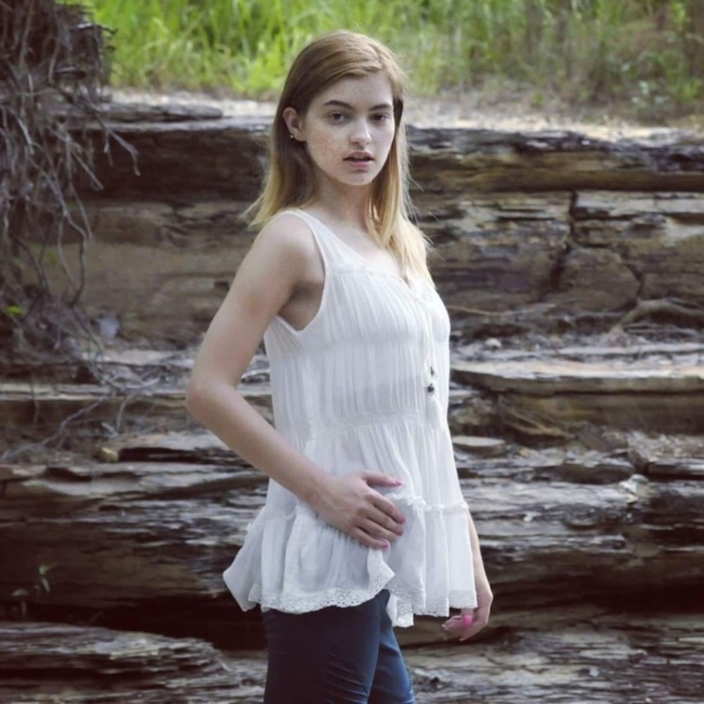 Lace Trimmed Ruffle Tank - Picture 5 of 8
